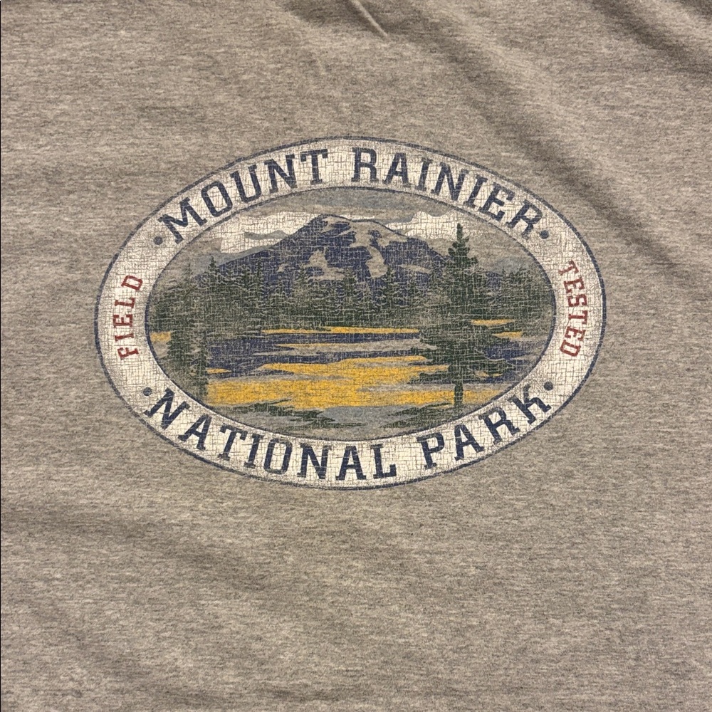 Classic Mount Rainier National Park LA.T Sport XL Field Tested T-Shirt
